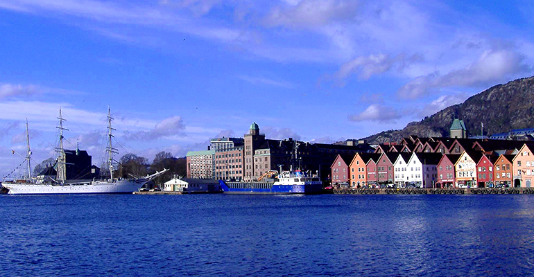 Ville de Bergen, son port et ses maisons colorées