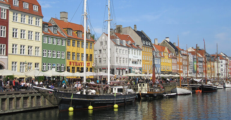Les maisons colorées du port de Nyhavn à Copenhague au Danemark