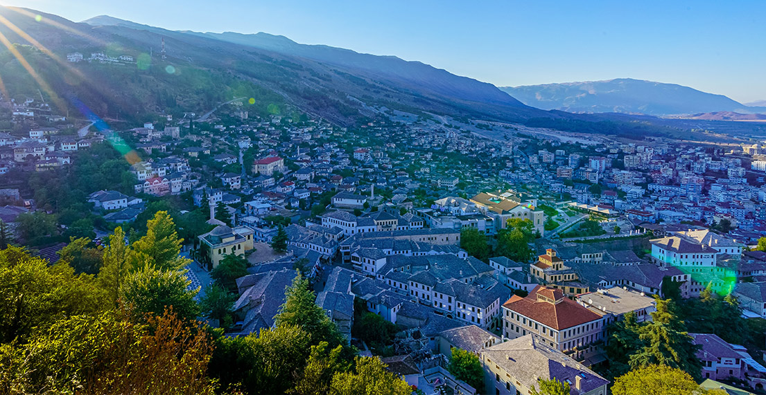 Village pittoresque de montagnes