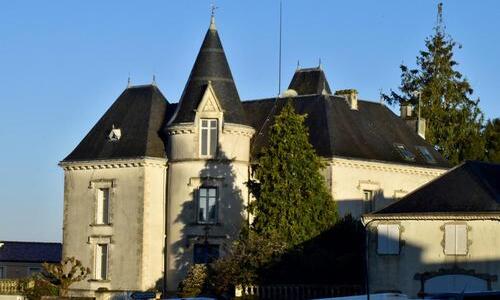 Façade Chambre d’hôtes Château Maranne - PARTHENAY