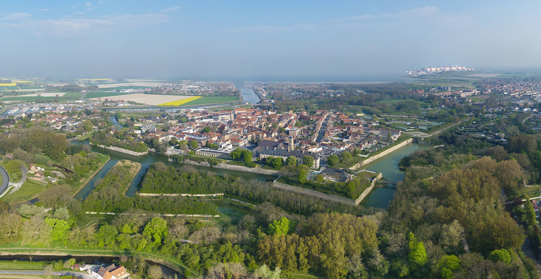 La ville de Gravelines entourée de forteresses